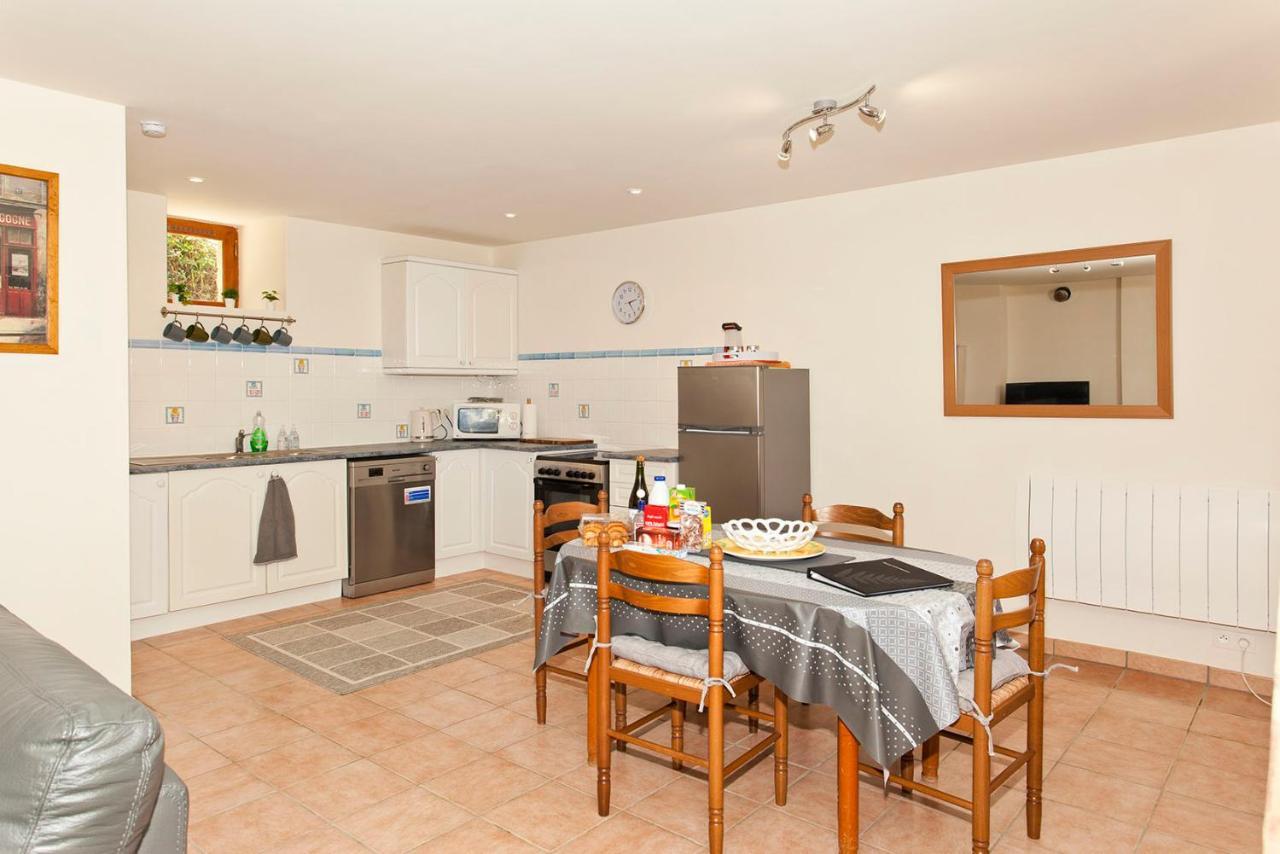 Stone Cottage With Modern Cosy Interior Near To Josselin Perfect Retreat For Writers Or Star Gazers Guégon Kültér fotó