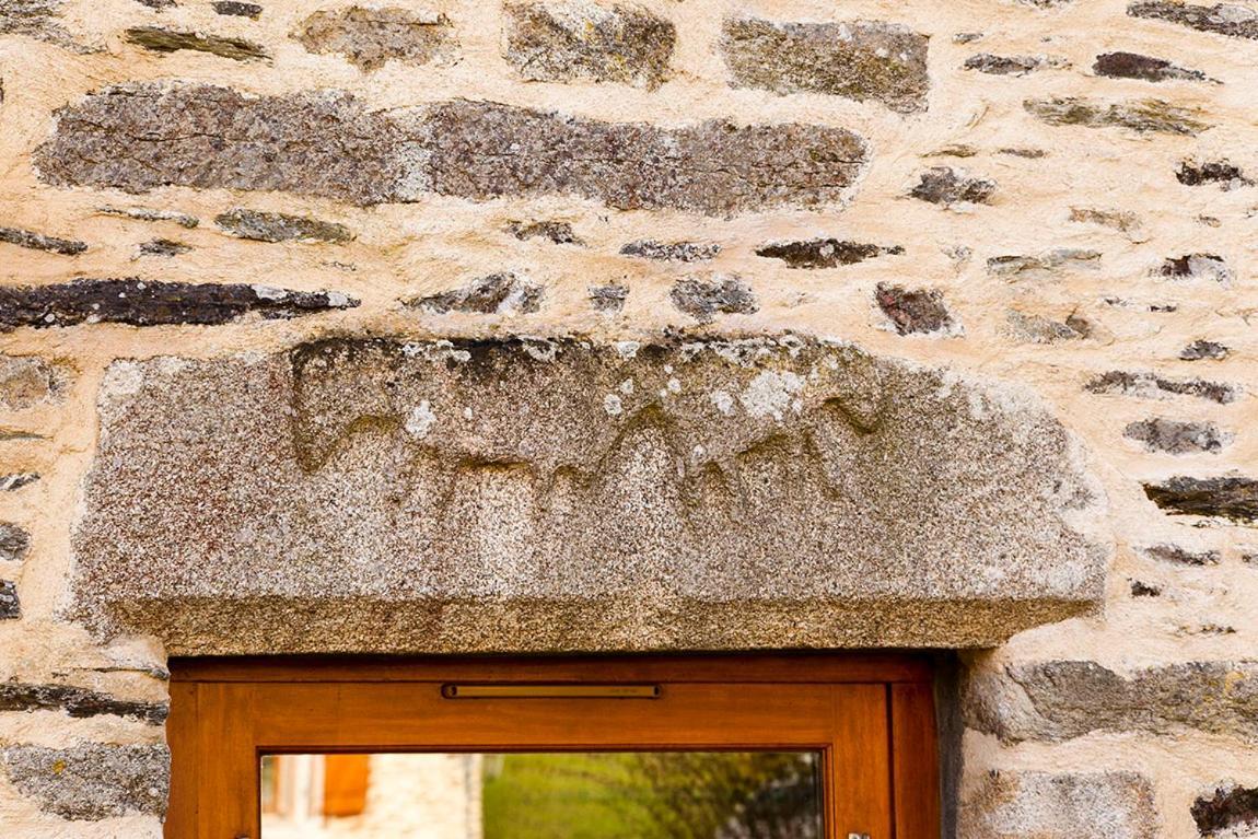 Stone Cottage With Modern Cosy Interior Near To Josselin Perfect Retreat For Writers Or Star Gazers Guégon Kültér fotó